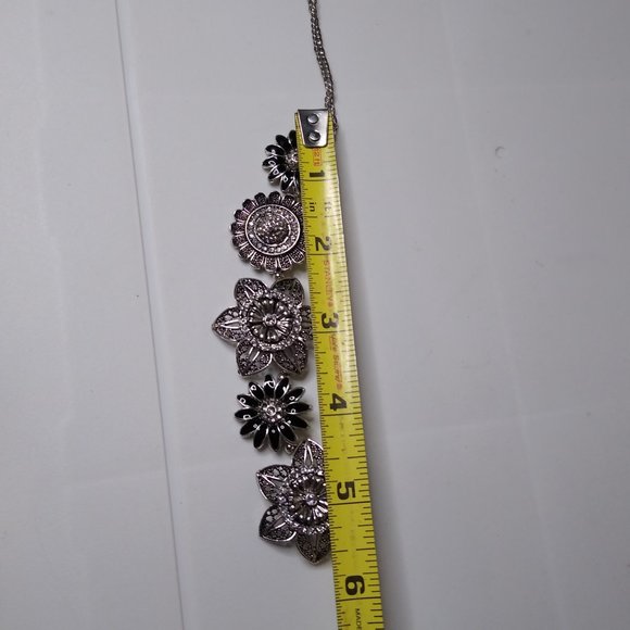 Vintage Metal Flower Necklace Adjustable 18 To 21 Inches - Picture 11 of 13